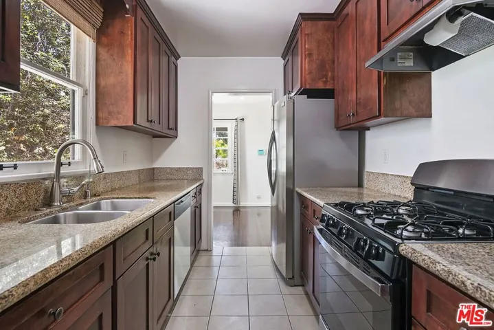 2519 Bentley Avenue, Los Angeles, California 90064