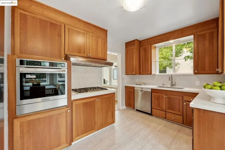 1656 Oak View Ave, Kensington, California 94707