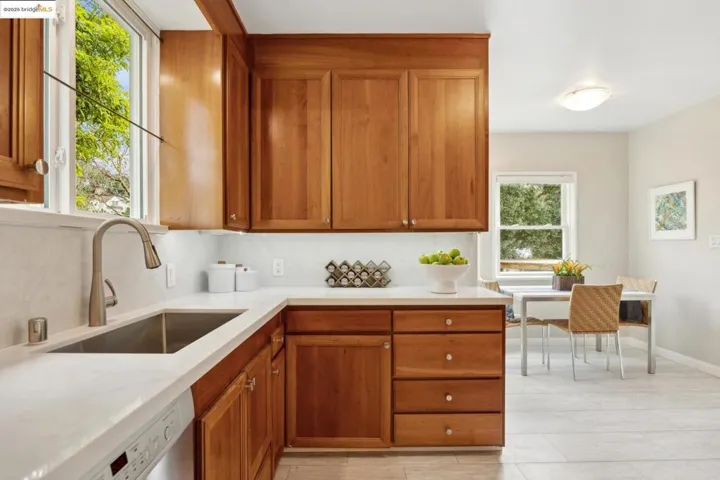1656 Oak View Ave, Kensington, California 94707