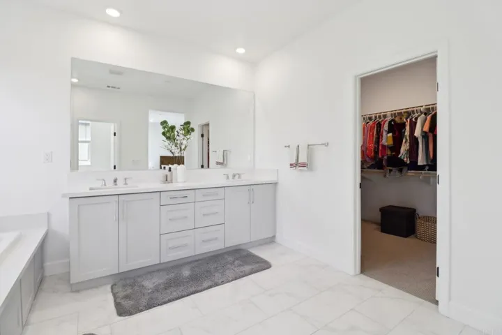 Walk In closet