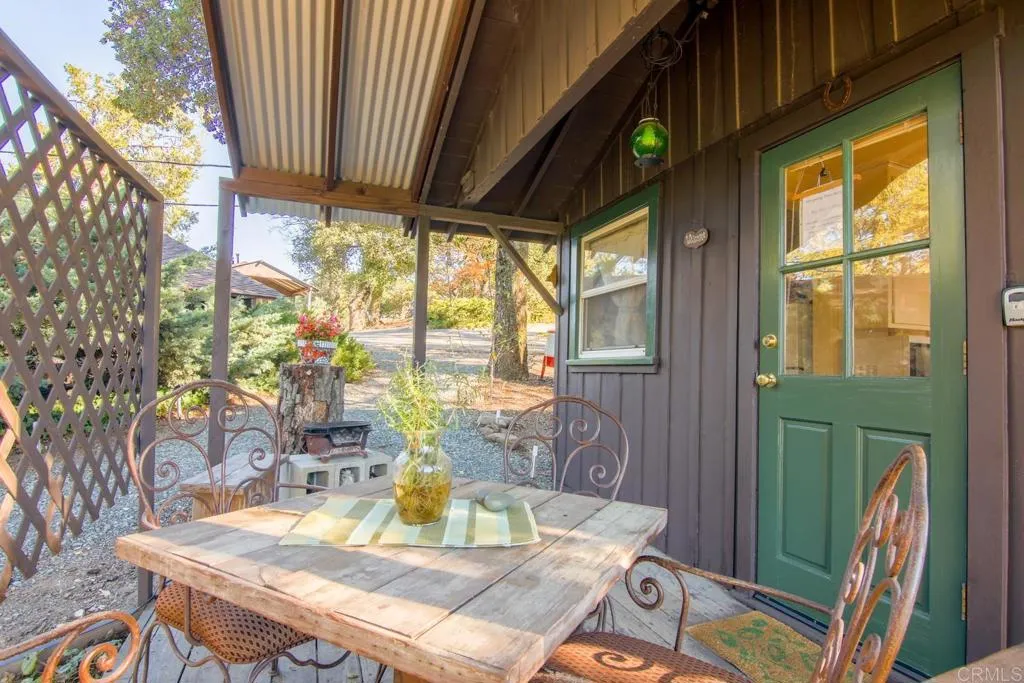 2112 Whispering Pines Drive, Julian, California 92036 home-pic-10