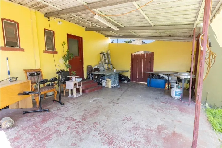 2725 Grand Avenue, Huntington Park, California 90255
