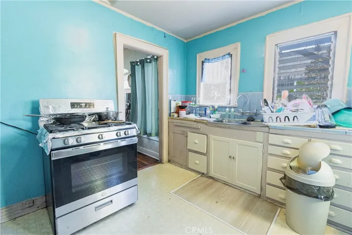 2725 Grand Avenue, Huntington Park, California 90255