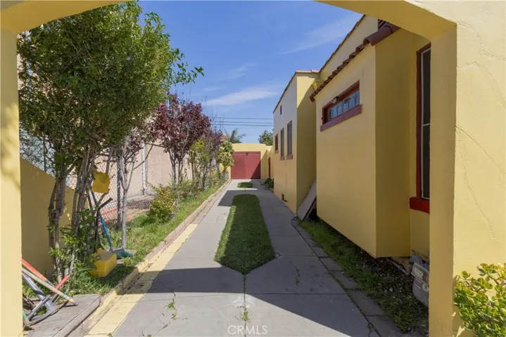 2725 Grand Avenue, Huntington Park, California 90255