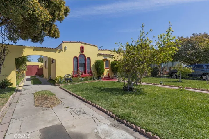 2725 Grand Avenue, Huntington Park, California 90255