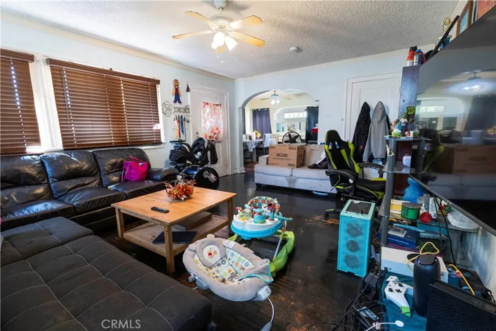 2725 Grand Avenue, Huntington Park, California 90255