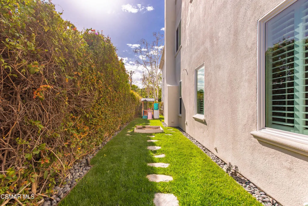 1008 N Country Club Drive, Simi Valley, California 93065 home-pic-32