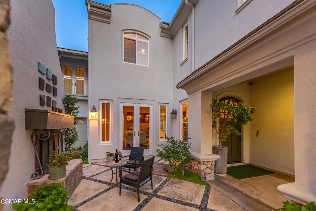 1008 N Country Club Drive, Simi Valley, California 93065 home-pic-3