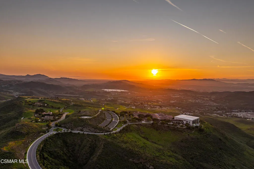 1008 N Country Club Drive, Simi Valley, California 93065 home-pic-39