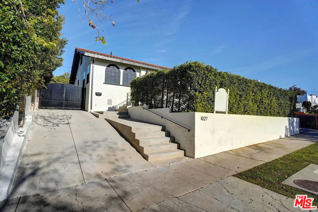 1027 S Lucerne Boulevard, Los Angeles, California 90019 home-pic-17