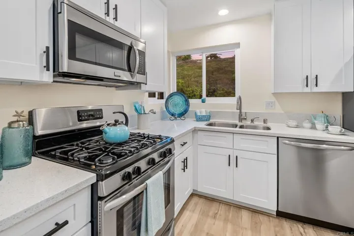 4724 Sunny Hills Road, Oceanside, California 92056