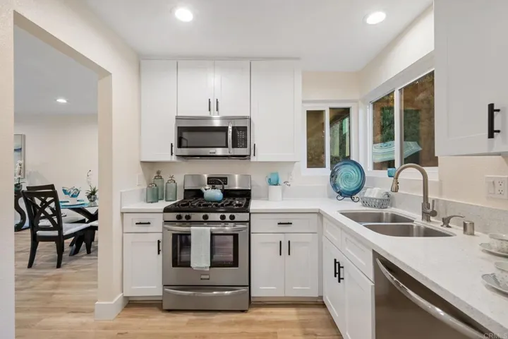 4724 Sunny Hills Road, Oceanside, California 92056
