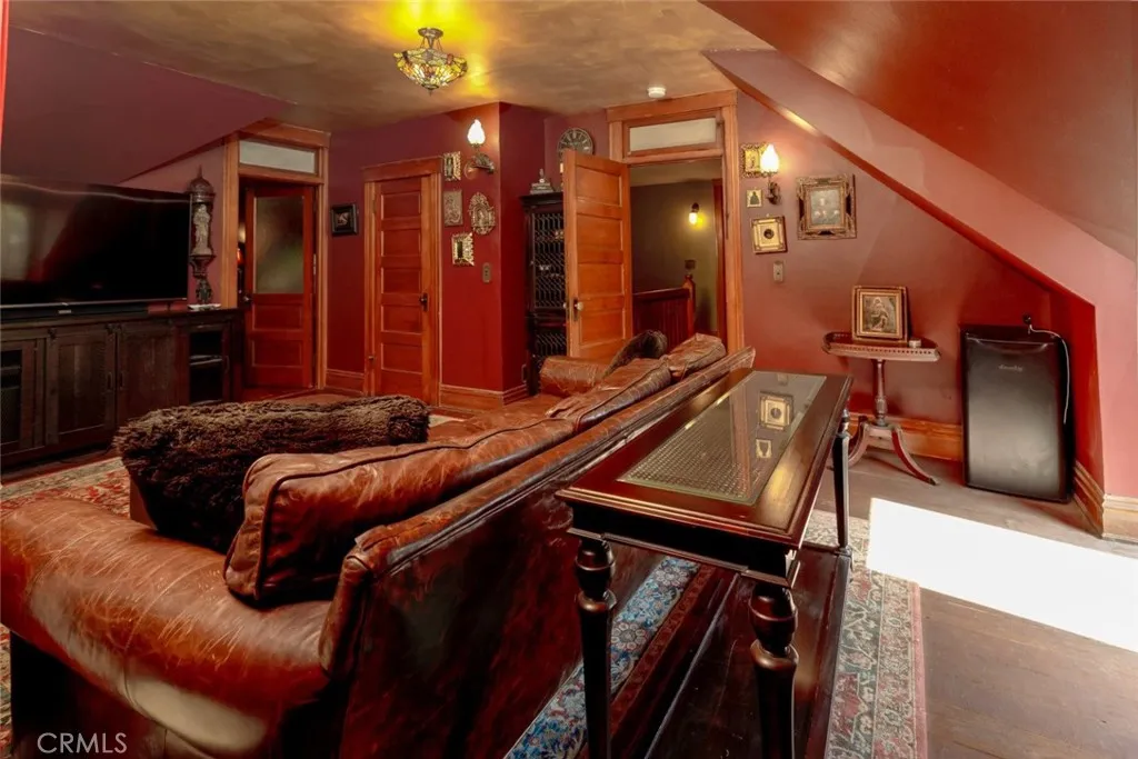 822 E Wilson Avenue, Glendale, California 91206 home-pic-50