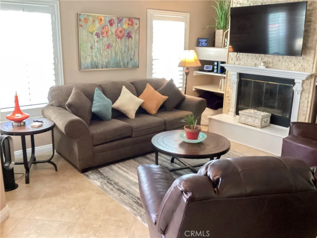 23796 Corte Picante, Murrieta, California 92562 home-pic-4