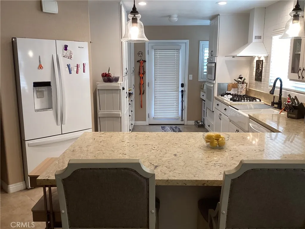 23796 Corte Picante, Murrieta, California 92562 home-pic-10