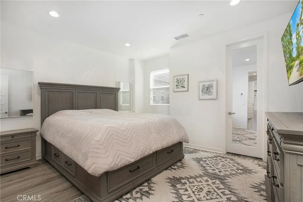 83 Hideaway Loop, Mission Viejo, California 92692 home-pic-9