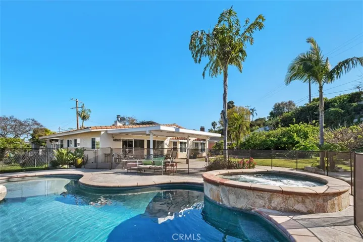 2145 Avenida Aprenda, Rancho Palos Verdes, California 90275