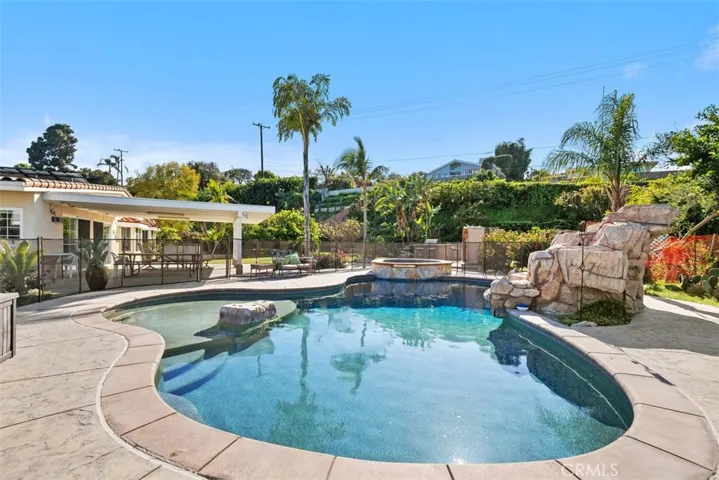 2145 Avenida Aprenda, Rancho Palos Verdes, California 90275