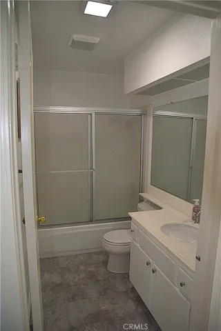 BATHROOM 2, UPSTAIRS HALLWAY