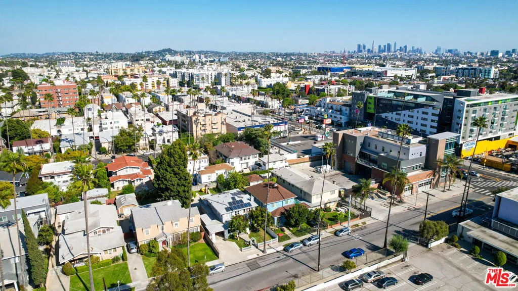 1728 N Van Ness Avenue, Los Angeles, California 90028 home-pic-56