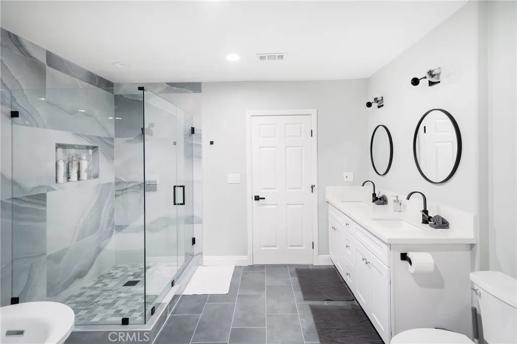 501 E Washington Avenue, Santa Ana, California 92701 home-pic-14