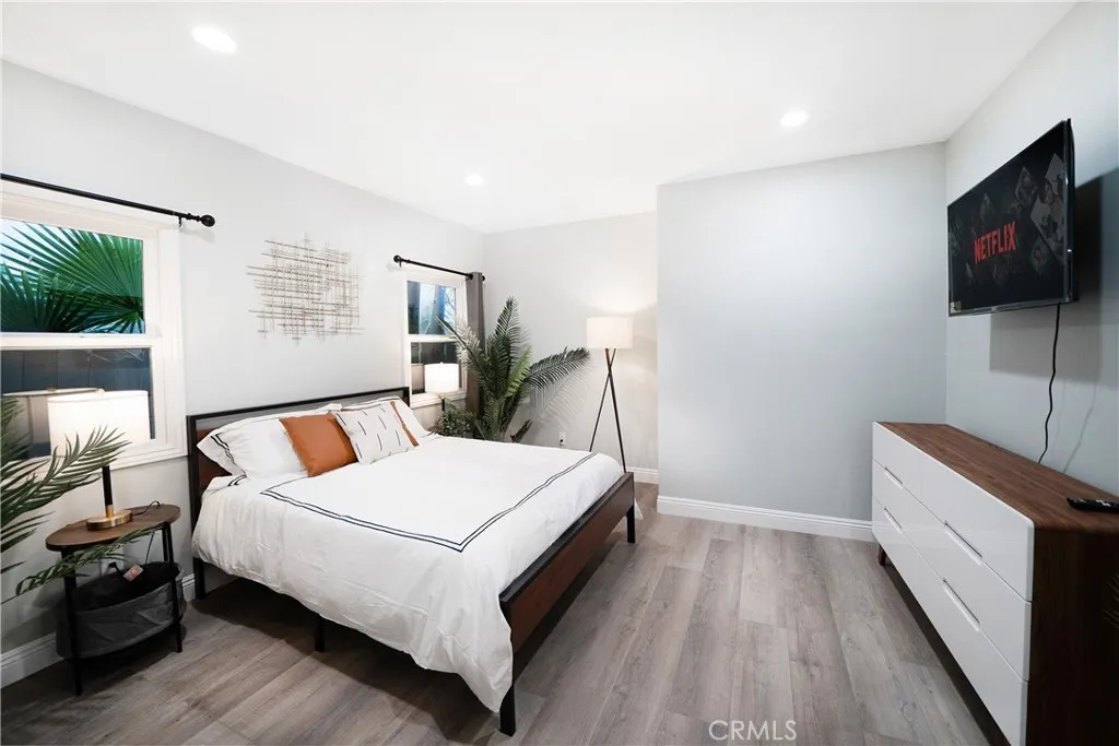 501 E Washington Avenue, Santa Ana, California 92701 home-pic-7