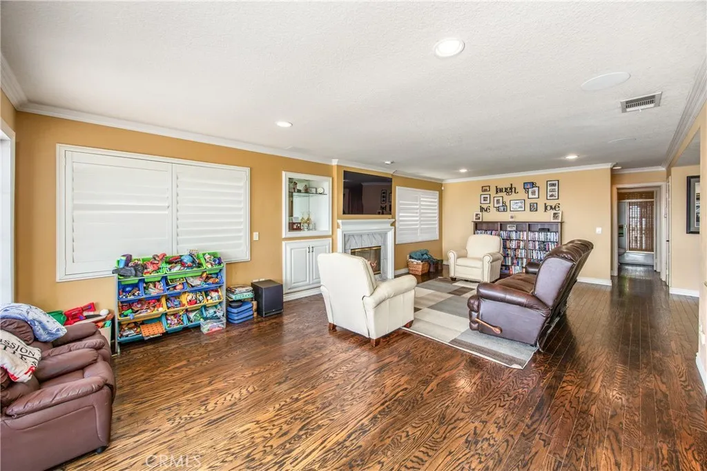 880 E 24th Street, Upland, California 91784 home-pic-16