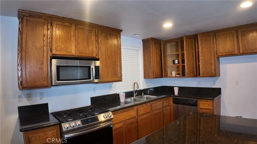 464 W E Street, Colton, California 92324 home-pic-4