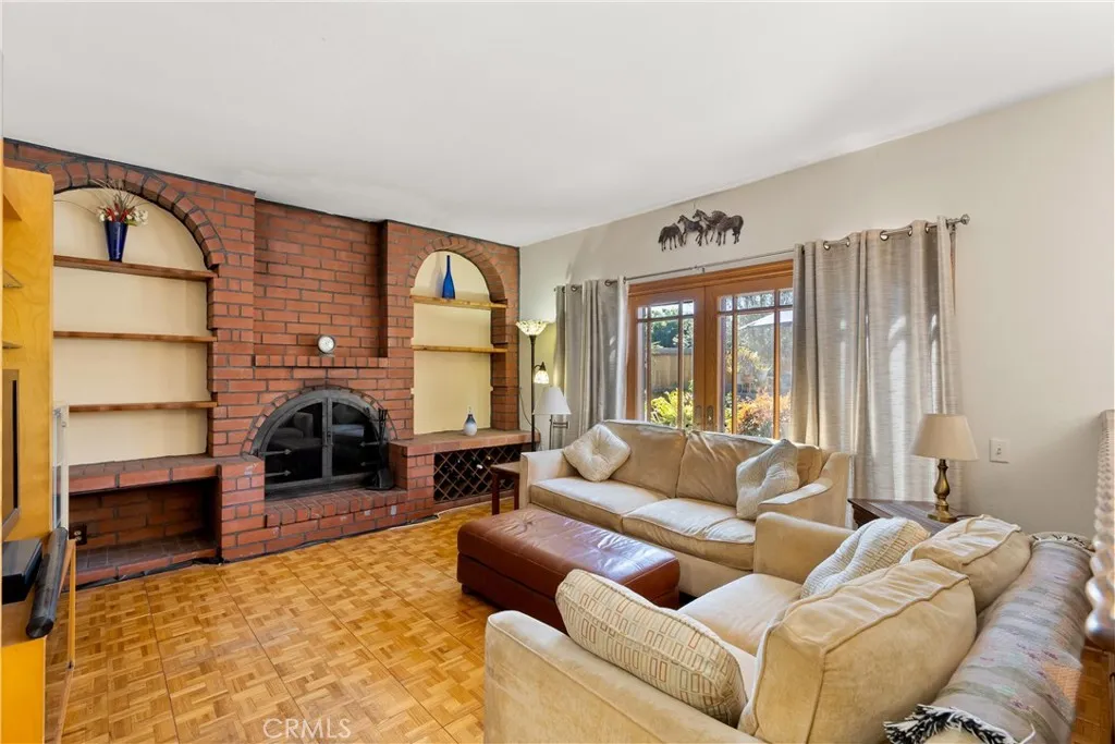 8582 Salt Lake Drive, Huntington Beach, California 92646 home-pic-6