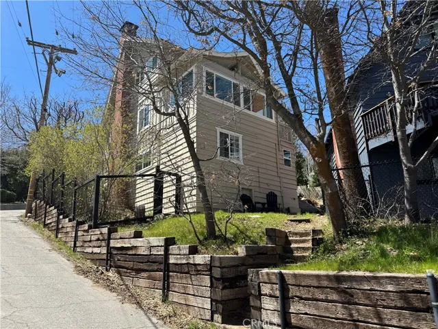 28826 Cedar Drive, Lake Arrowhead, California 92352