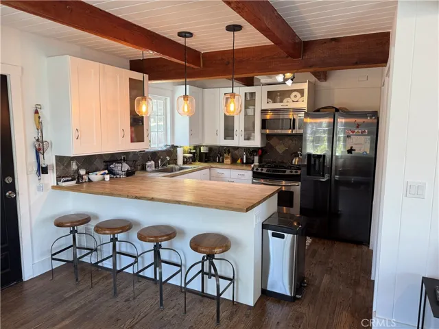 28826 Cedar Drive, Lake Arrowhead, California 92352