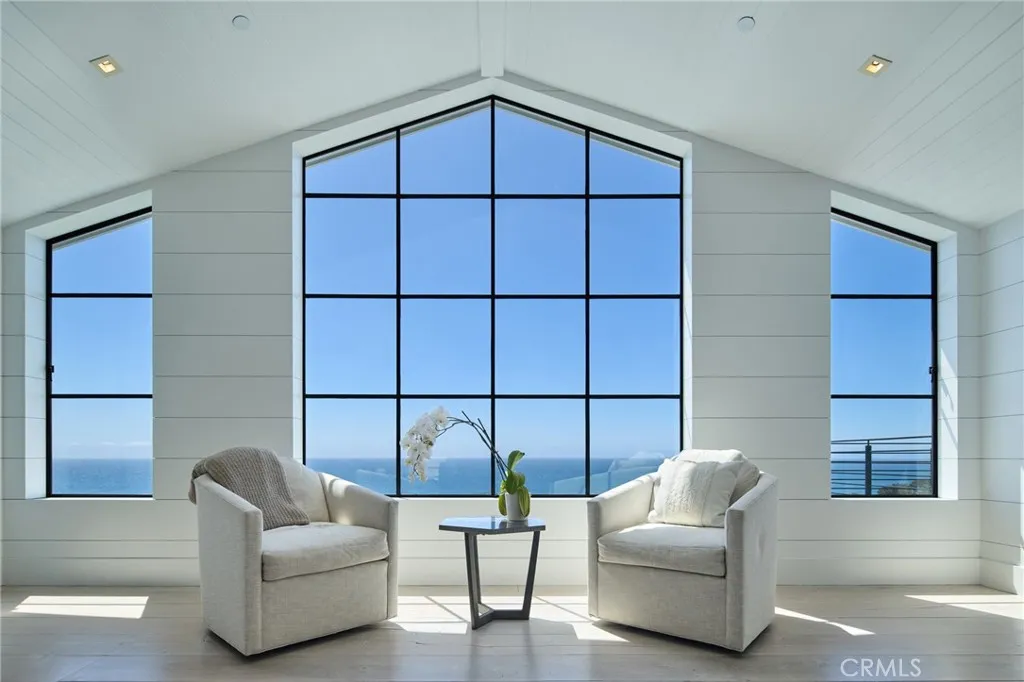 365 Pinecrest Drive, Laguna Beach, California 92651 home-pic-0