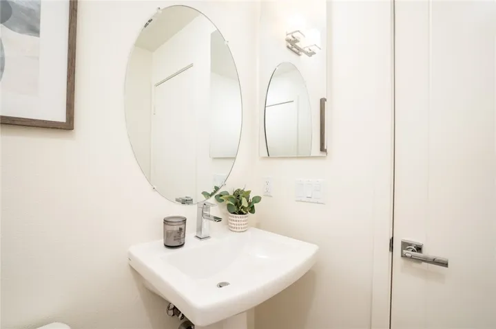 1680 Grand View, Costa Mesa, California 92627