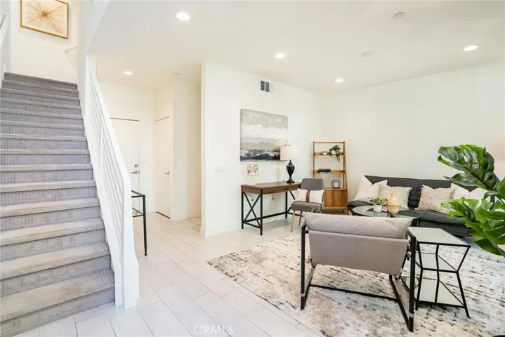 1680 Grand View, Costa Mesa, California 92627