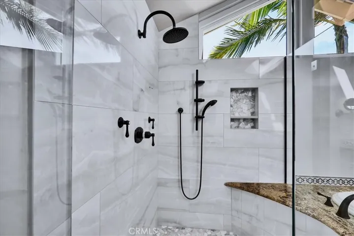 Primary Glass Shower