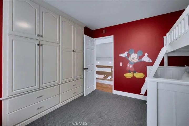 Bedroom w/Built in Closet