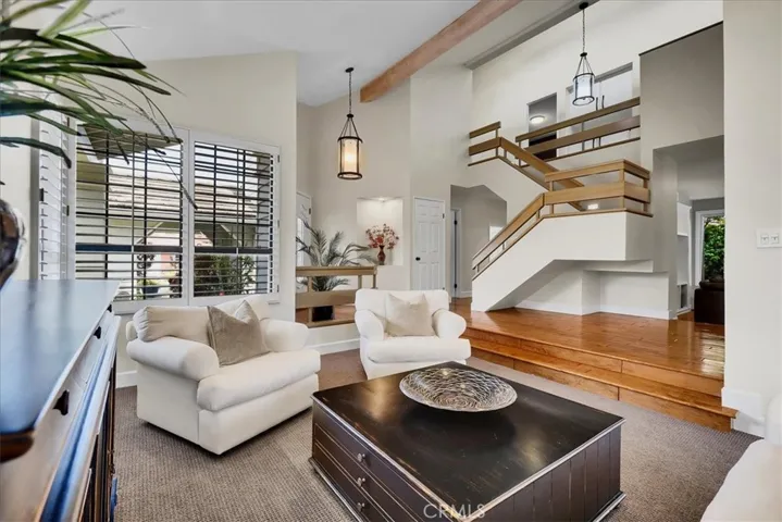 Living Room w/High Ceilings