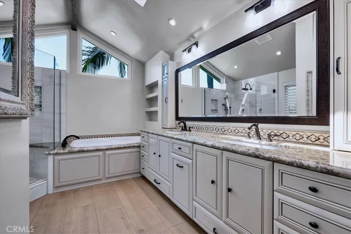 Primary Bath w/Double Vanity