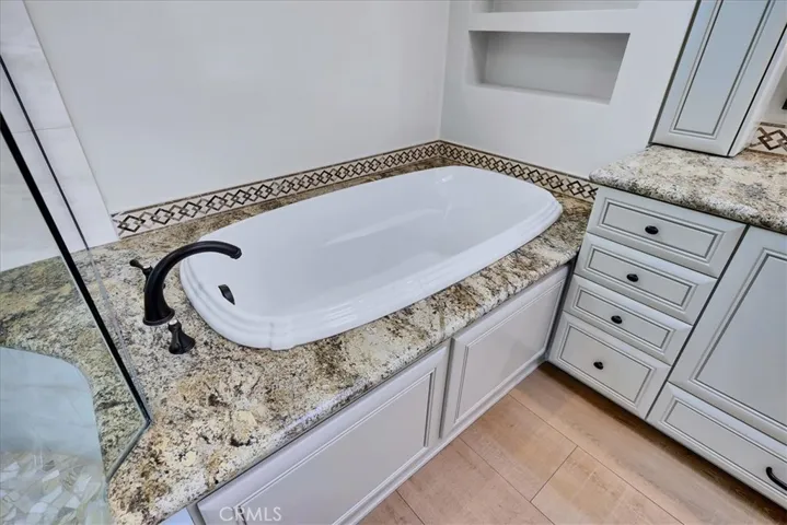 Primary Bath Tub