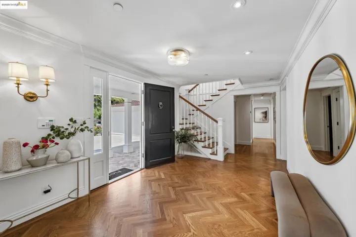 457 Dalewood Dr, Orinda, California 94563