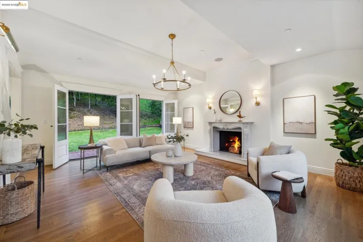457 Dalewood Dr, Orinda, California 94563