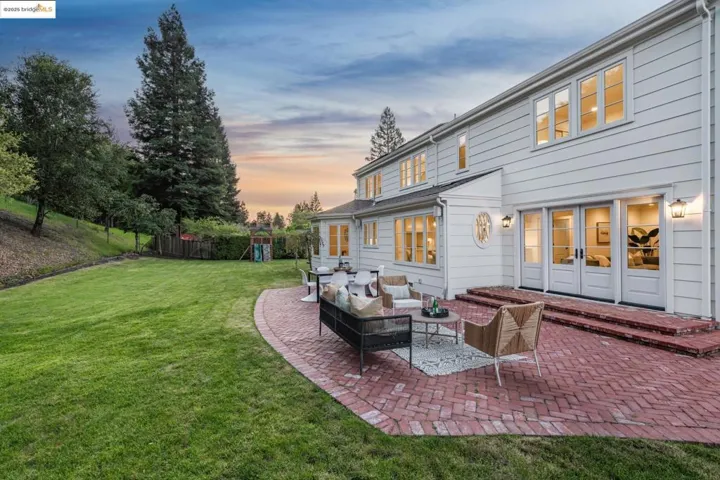 457 Dalewood Dr, Orinda, California 94563