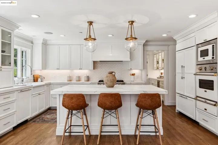 457 Dalewood Dr, Orinda, California 94563