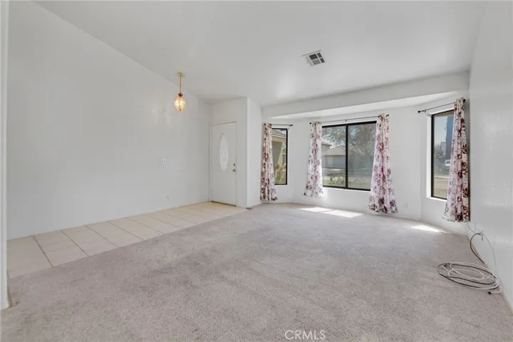 811 E Avenue J6, Lancaster, California 93535