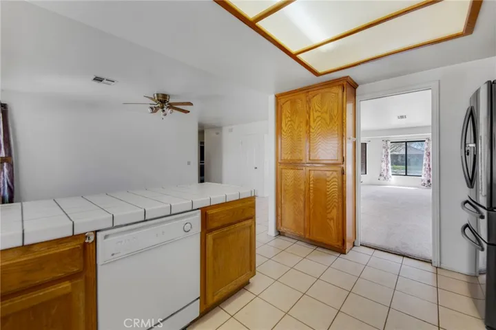811 E Avenue J6, Lancaster, California 93535