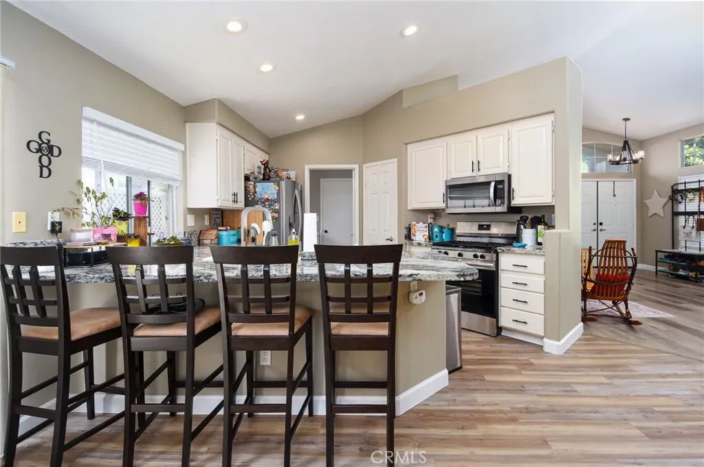 23898 Via Pamilla, Murrieta, California 92562 home-pic-9