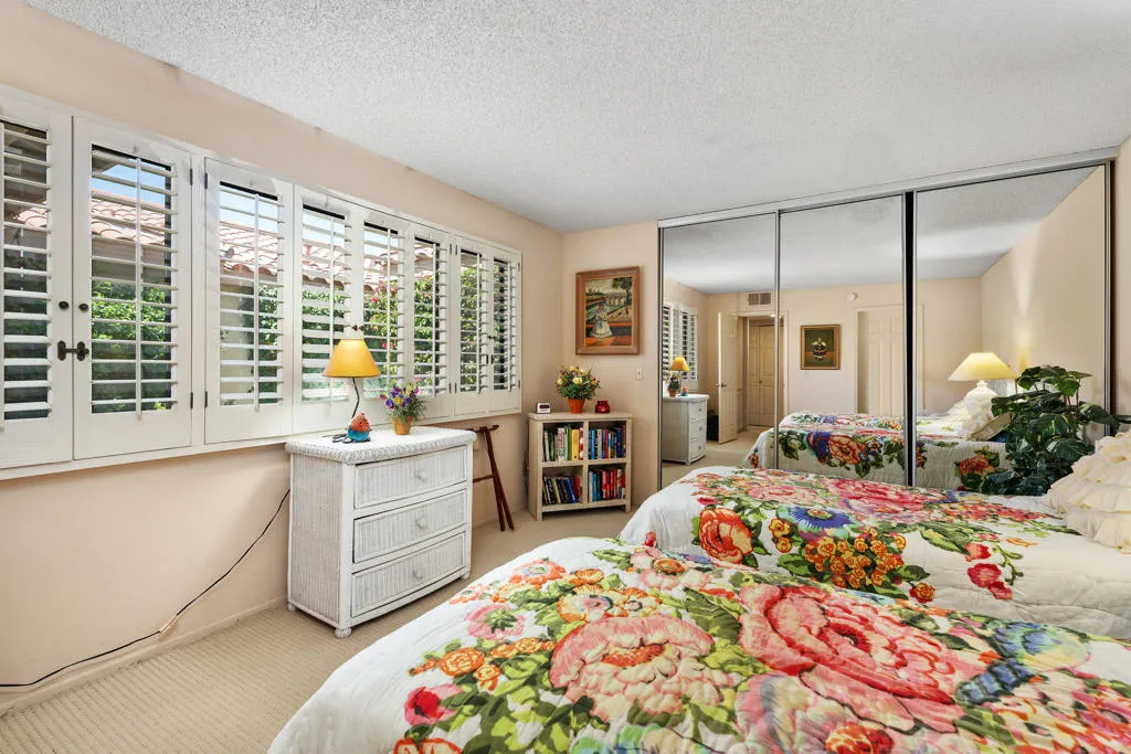 265 Calle Del Verano, Palm Desert, California 92260 home-pic-16