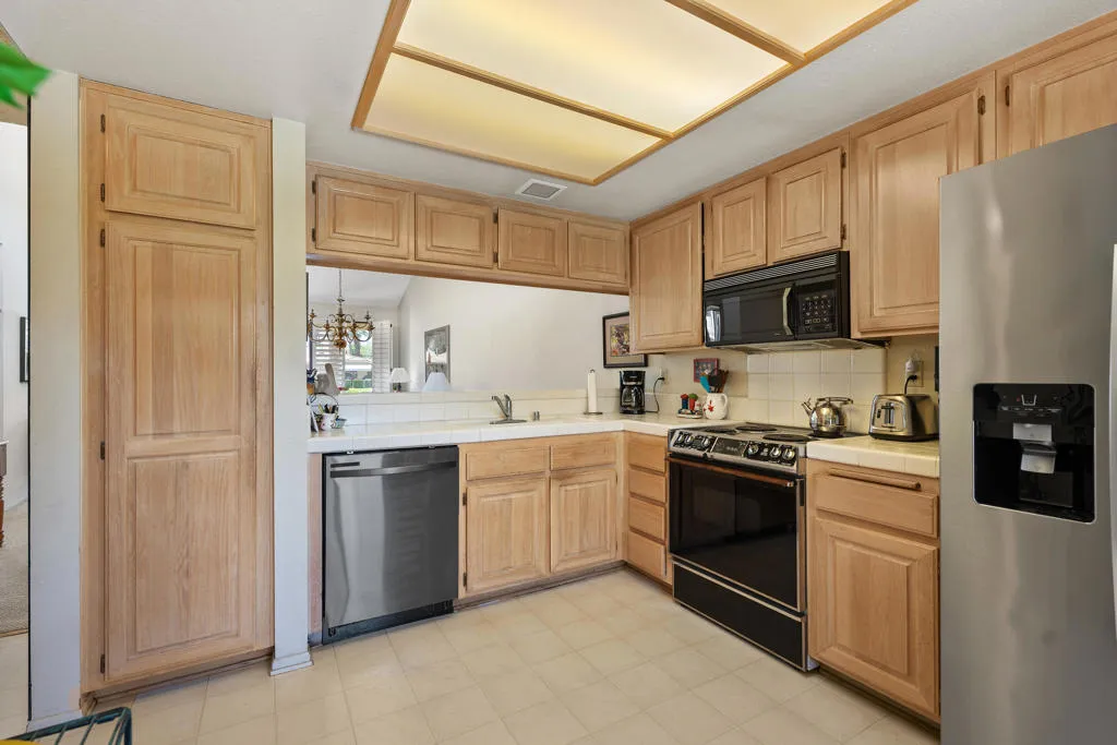 265 Calle Del Verano, Palm Desert, California 92260 home-pic-2
