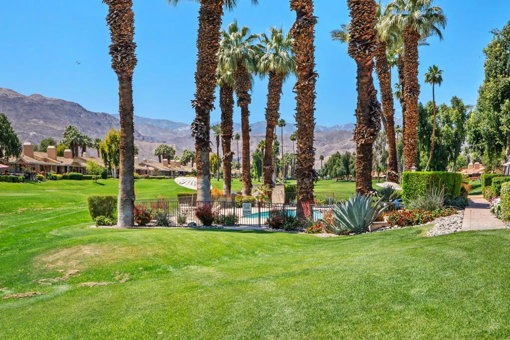 265 Calle Del Verano, Palm Desert, California 92260 home-pic-6