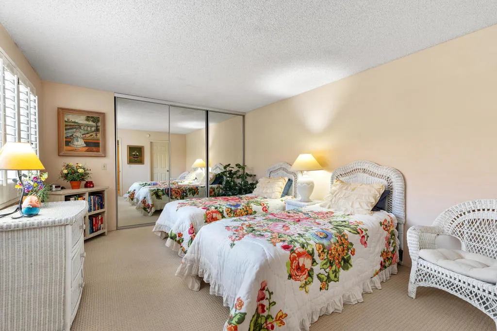 265 Calle Del Verano, Palm Desert, California 92260 home-pic-17
